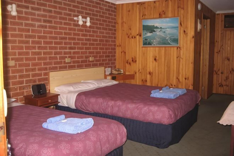 Bedroom 4, Orbost Country Road Motor Inn, E. Gippsland - Orbost