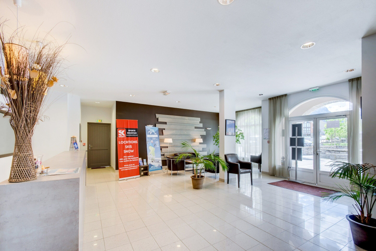 Reception 4, Comfortable Loudenvielle Valley Stay for 6, Hautes-Pyrénées