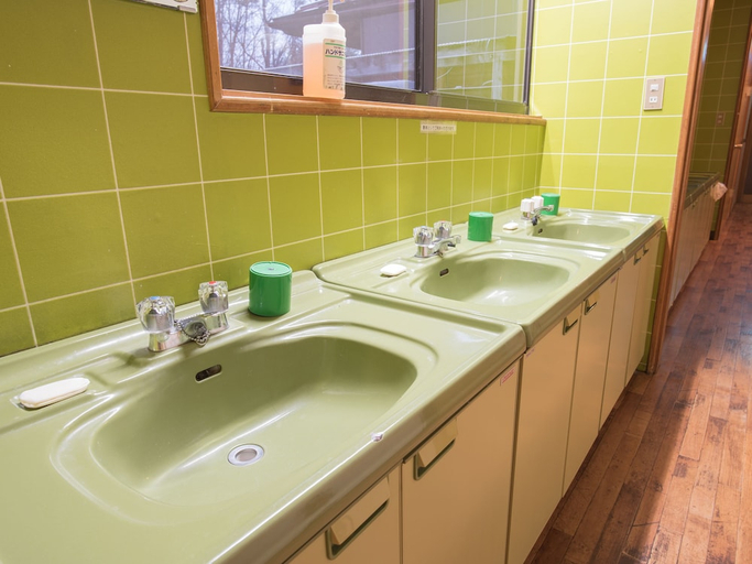 Bathroom 2, Iwane Sanso, Kawakami