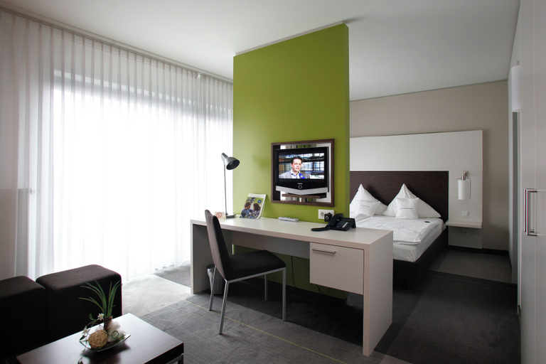Bedroom 4, SportHotel Kaiserau, Unna