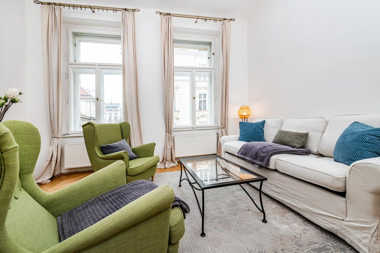 Others 4, Quiet apartment in the Old Town, Praha 1