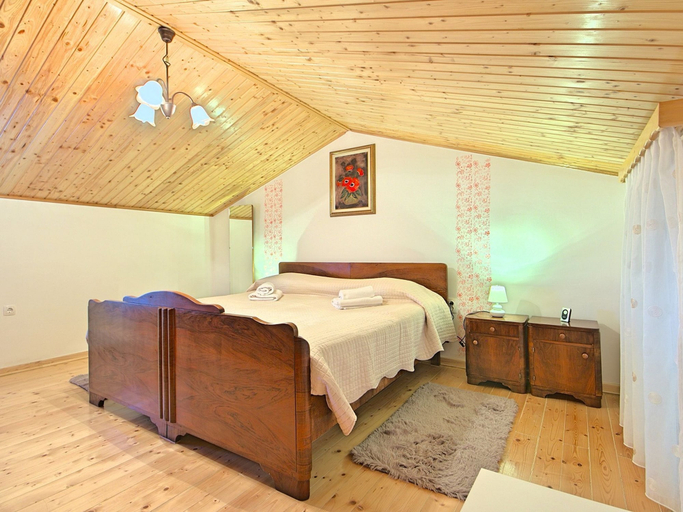 Others 3, Stone Holiday Home in Buzet With Balcony, Buzet