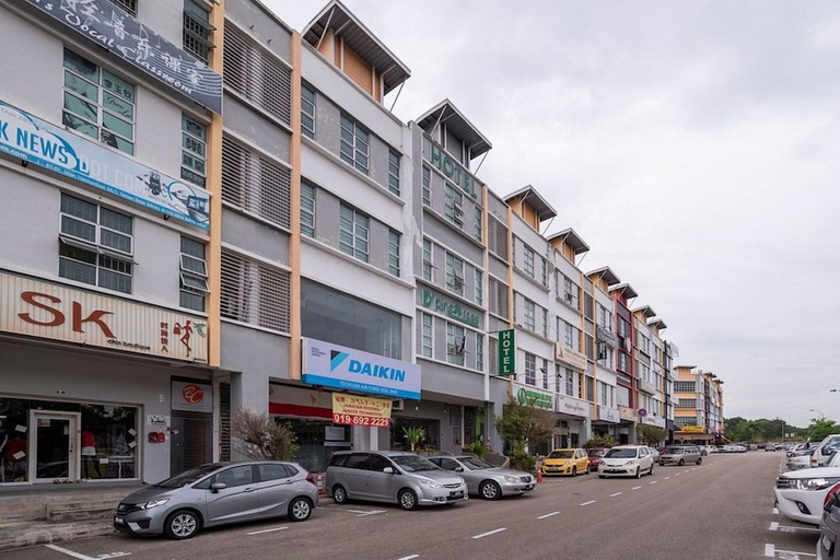 Others 4, D Pine Trees, Johor Bahru