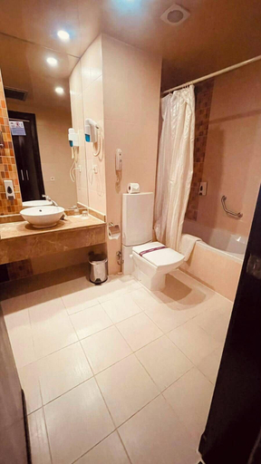Bathroom 4, Elysees Dream Beach Hotel-By AMARINA Hotels & Resorts, Al-Ghurdaqah