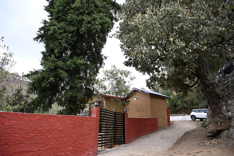 Property grounds 5, Valley View Retreat Stays, Nainital
