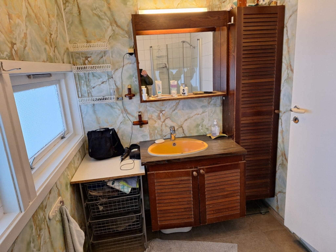 Bathroom 4, 6 person holiday home in Svolvær, Vågan