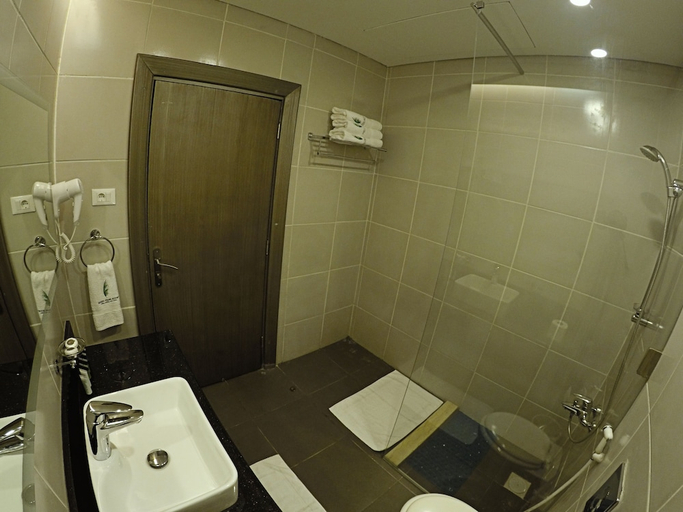 Bathroom 5, Sierra Palms Resort, Western Urban