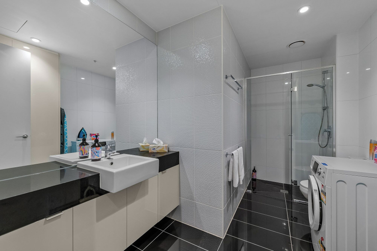 Bathroom 3, Exclusive Stays - SB Grand, Melbourne