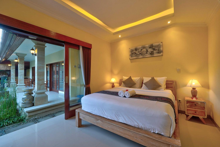 Others 3, Aruna House, Gianyar
