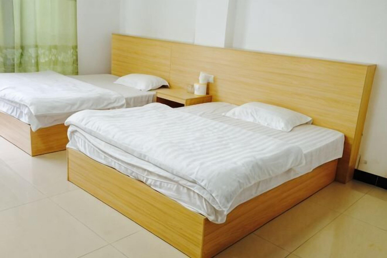 Bedroom 2, Gaozhou Yanjiang San Hotel, Maoming