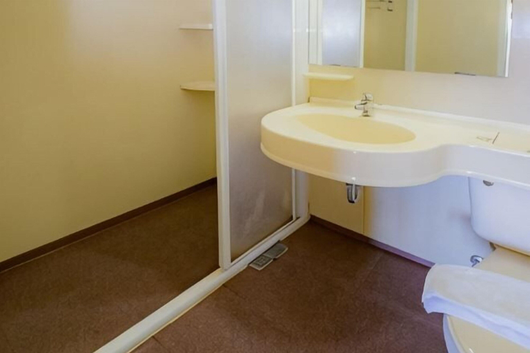 Bathroom 3, Xiangqing Garden Leisure Cabin, Nantou