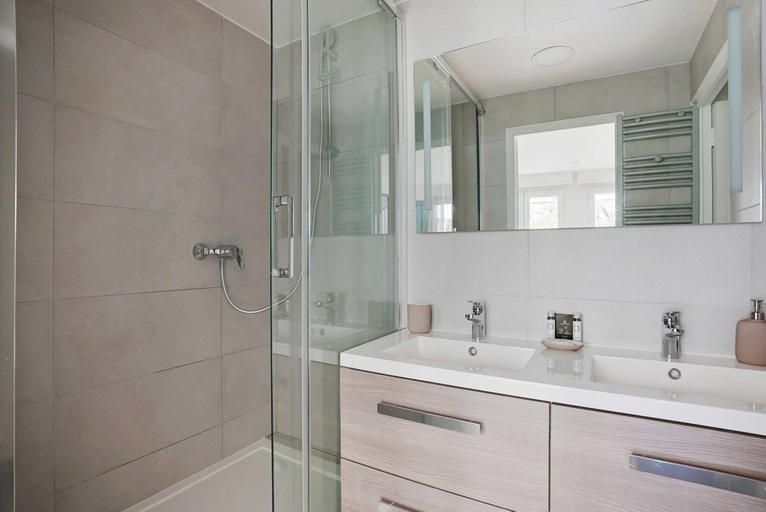 Bathroom, Magnificent apartment in Les Halles, Paris