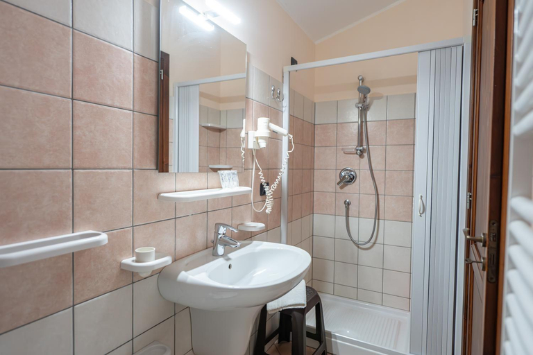 Bathroom 3, B&B Casale Pietrantica Tropea, Vibo Valentia