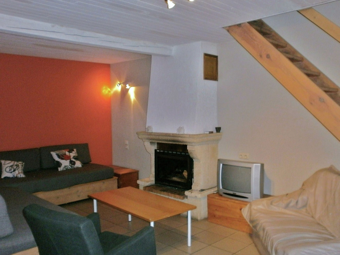 Others 3, Tidy Holiday Home with Fireplace near Malmédy, Liège