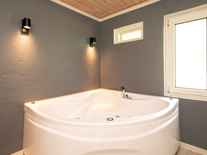 Bathroom 3, 8 Person Holiday Home in Hals, Brønderslev