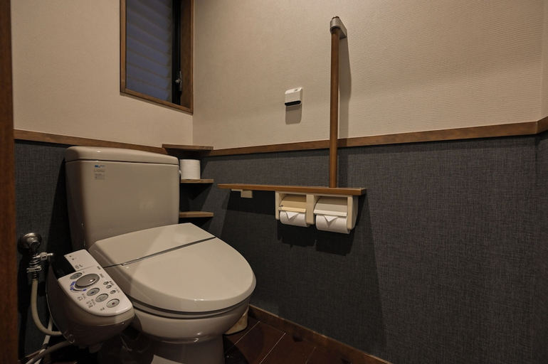 Bathroom 4, Kaze no Tani no Iori, Kōta
