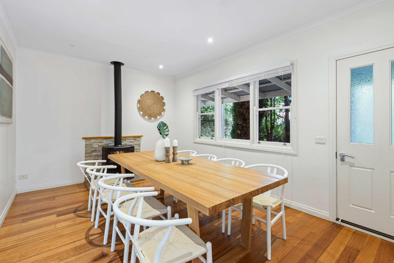 Others 4, Lush 3-Bed House near the Beach, Melbourne