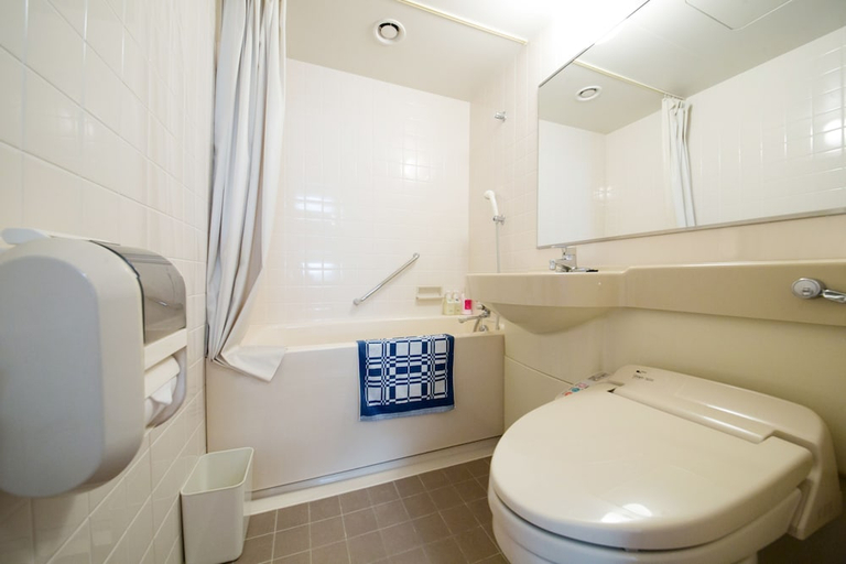 Bathroom, Tresta Shirayama, Miki