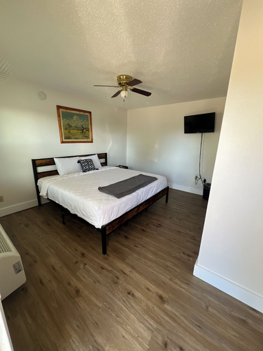 Bedroom 3, Virginian Hotel, Carbon
