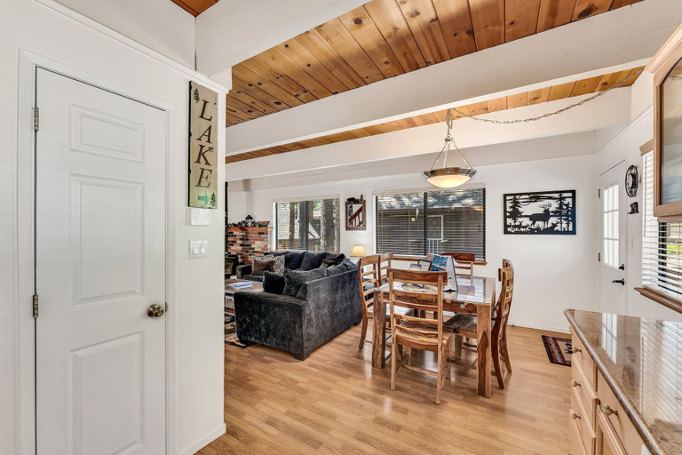 Food & Drinks, Cozy Mountain Hideaway 3 Bedroom Home by RedAwning, Washoe