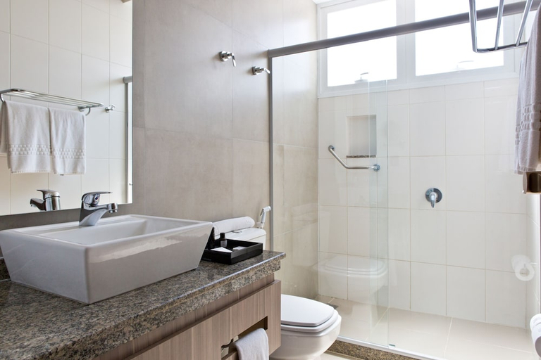 Bathroom 4, Ritz Hotel Leblon, Rio de Janeiro