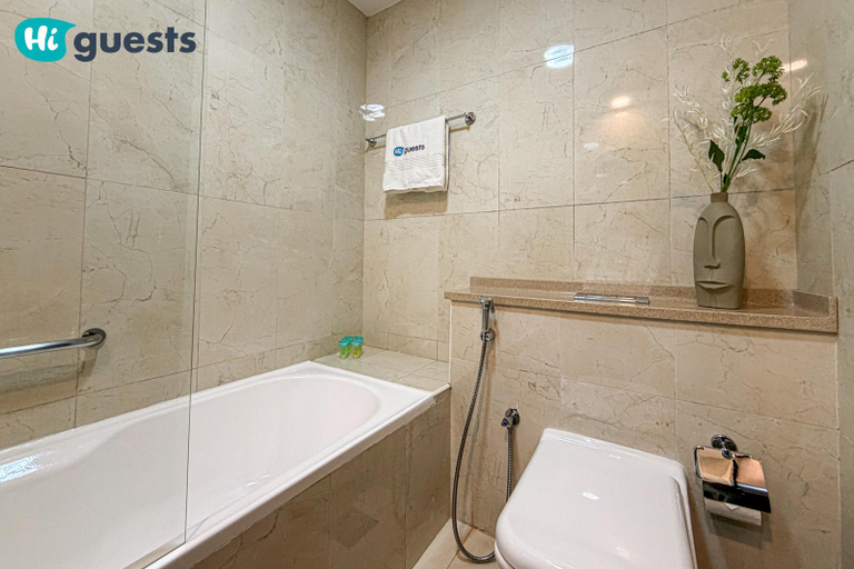 Bathroom, Fully Renovated | 3 mins to the beach | Sea View, Dubai