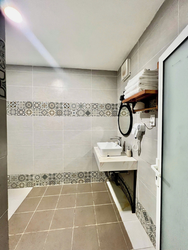 Bathroom 4, Vida Loca Resort & Sunset Beach, Phú Quốc
