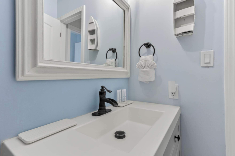 Bathroom 4, Holiday Isle - Private Beach - Special Offer!, Okaloosa