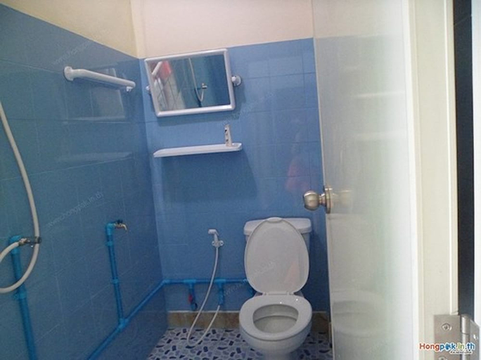 Bathroom 2, Sangjan Apartment, Hat Yai