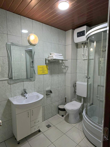 Bathroom 2, Asia Hotel, Targu Jiu