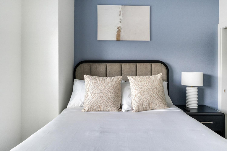 Bedroom 2, Landing Modern 2BD Gym Rooftop Lounge, Baldwin