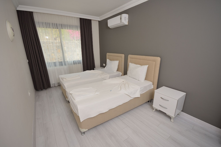 Bedroom 2, Saatli Apart Otel, Çeşme