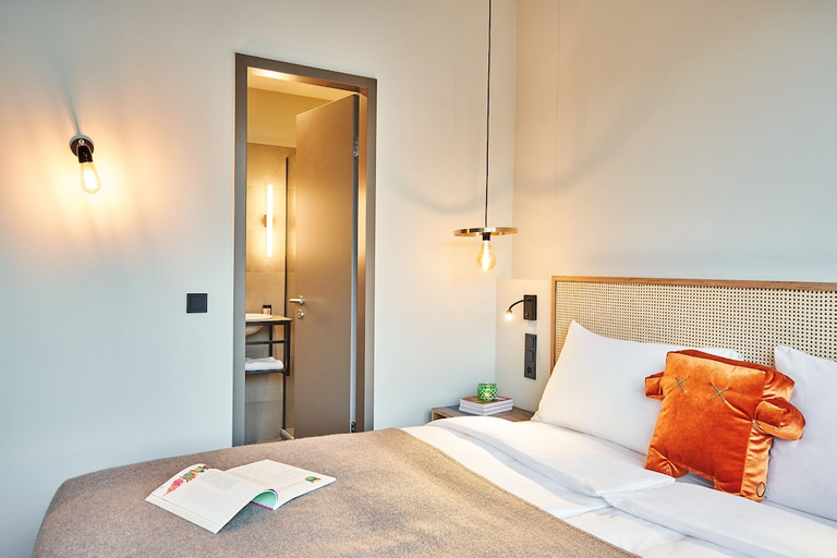 Bedroom 2, Hood House, Hamburg