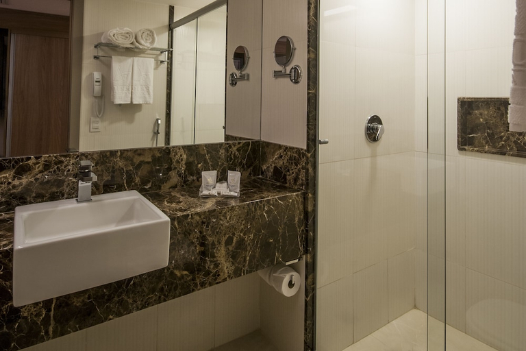Bathroom 5, Américas Copacabana Hotel, Rio de Janeiro