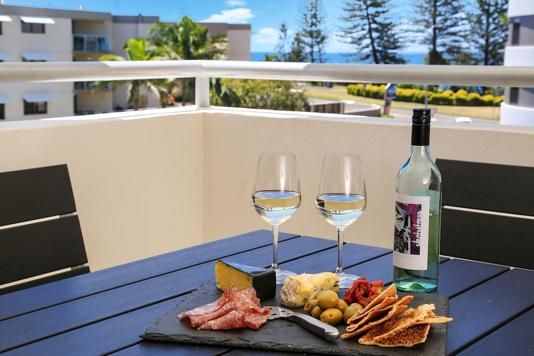 Food & Drinks, Beach Club Resort, Maroochy - Mooloolaba