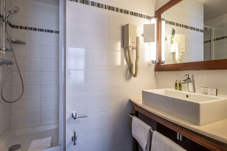 Bathroom 3, Hotel Saint Honore 85, Paris