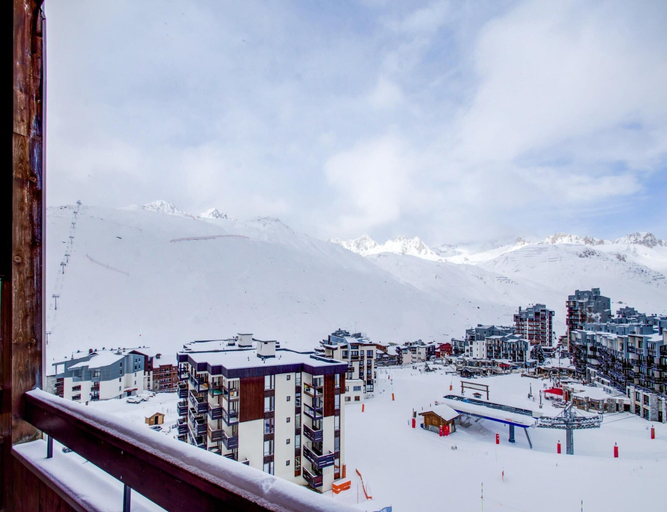 Exterior 2, Ski-in Stay for Four in Tignes, Savoie