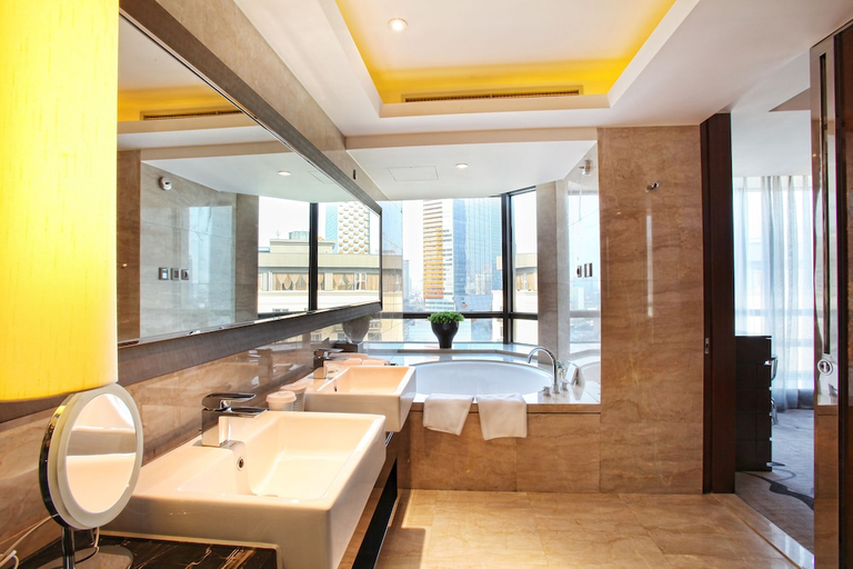Bathroom 5, Minshan Hotel, Chengdu