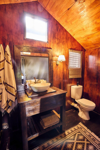 Bathroom 4, Parsons Hilltop Safari Camp, Mopani