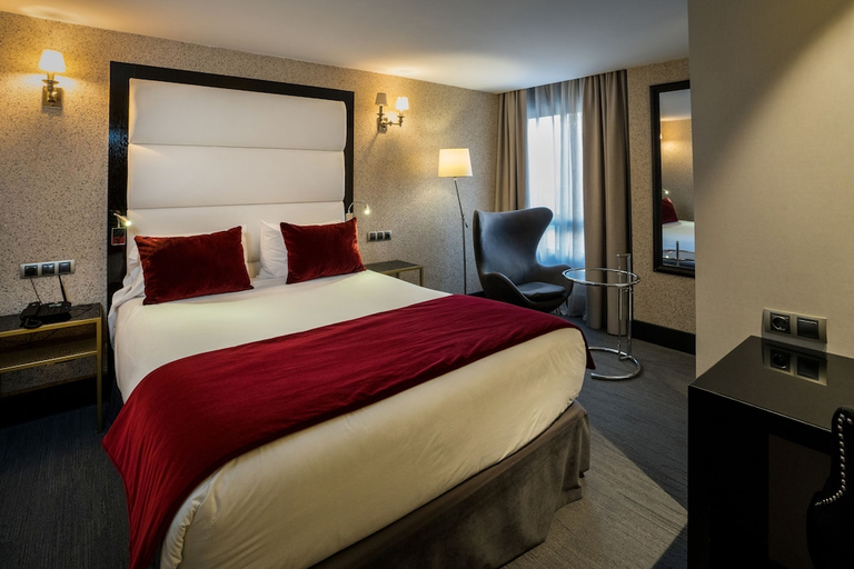 Others 2, Hotel Mirador de Chamartin, Madrid