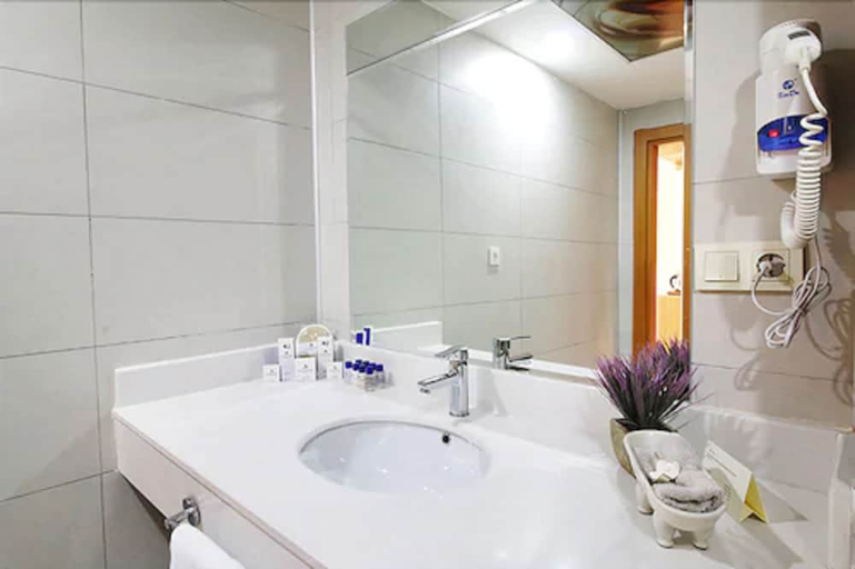 Bathroom 5, Sarissa Hotel, Beylikduzu