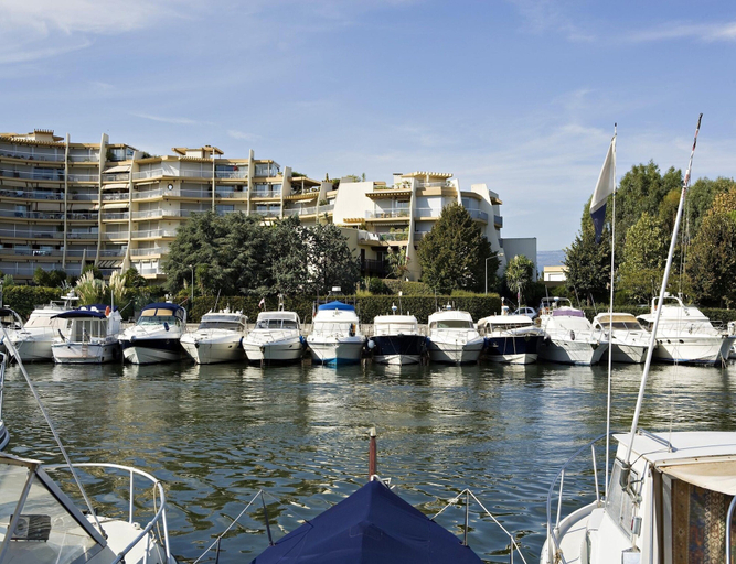 View from property 2, Marina View Stay for Four, Alpes-Maritimes
