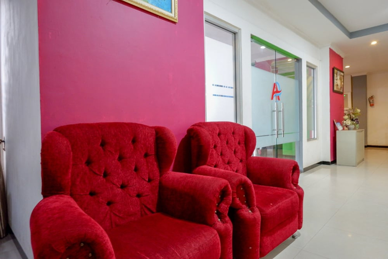 Public Area 3, RedDoorz near Citraland Waterpark Kendari, Kendari