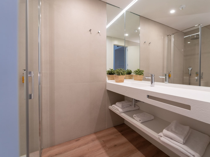 Bathroom 3, Hotel Las Terrazas, Burgos