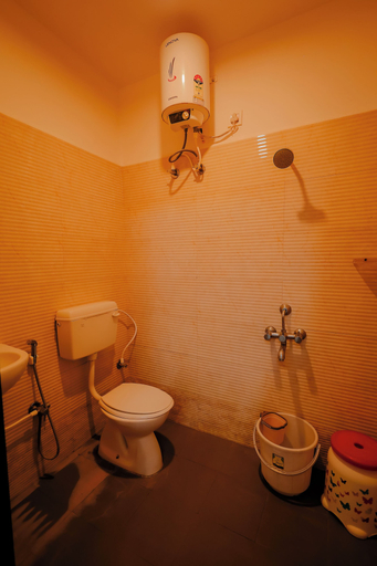 Bathroom 4, Utsav Club and Resort, Bangalore Rural