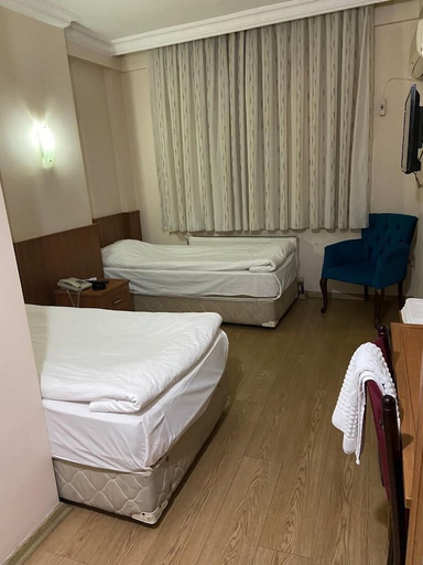 Bedroom 3, Azizoglu Malkoc Hotel, Merkez