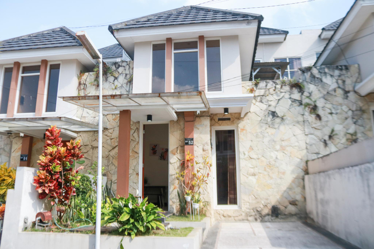 Others 3, Villa Pesona Batu 52, Malang