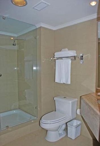 Bathroom, Diego De Almagro Valparaiso, Valparaíso