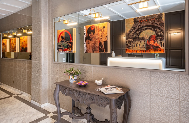Bathroom 4, Hôtel Terminus Orléans, Paris