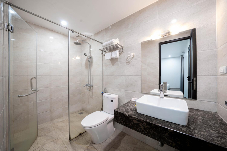 Bathroom 3, Granda Suites Hanoi, Cầu Giấy